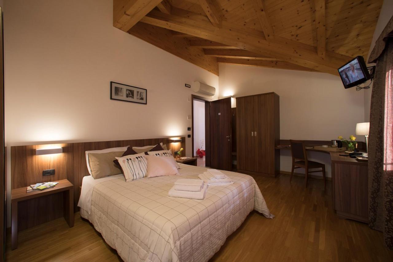 Hotel C25 Ponzano Veneto ภายนอก รูปภาพ